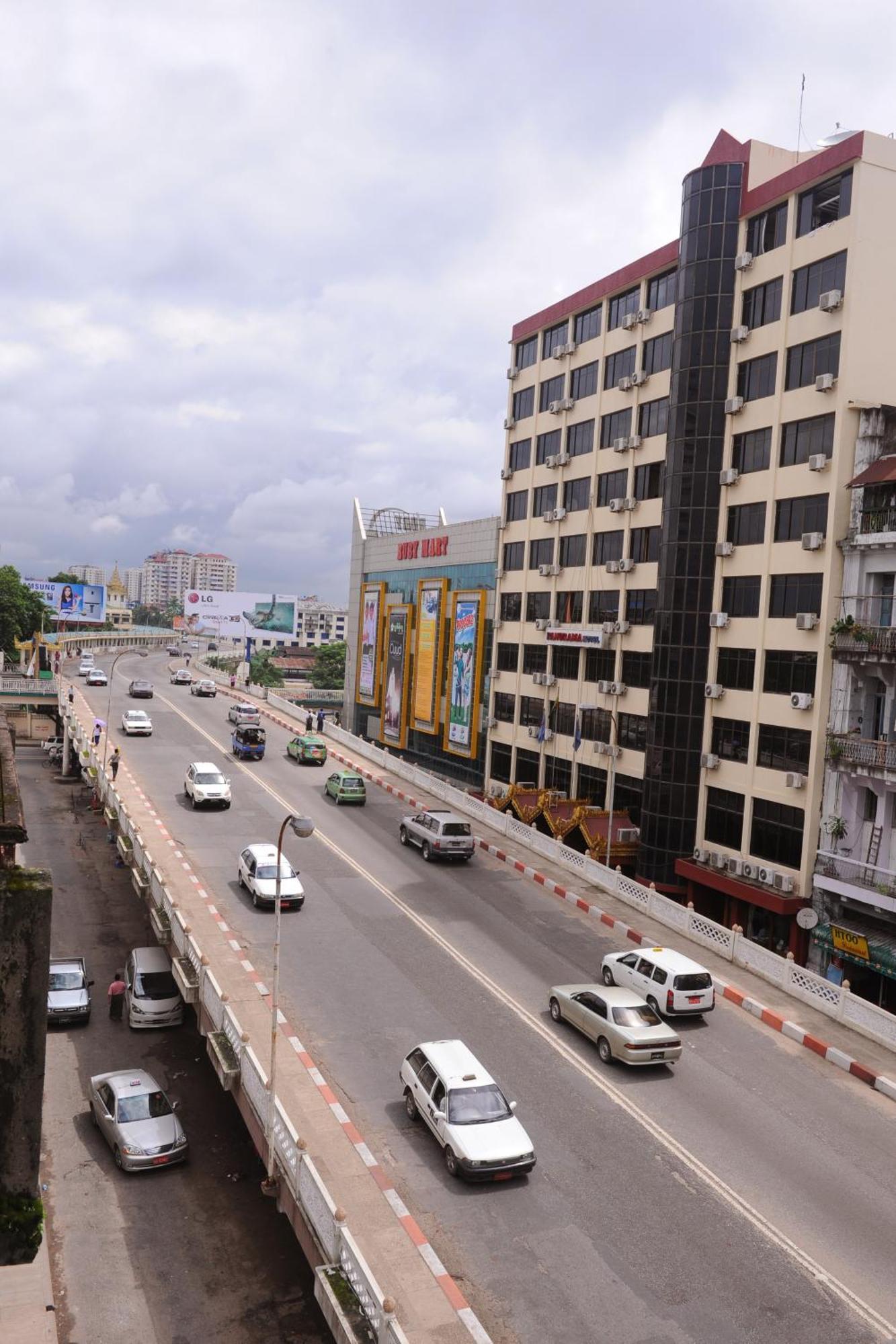 Panorama Hotel Yangon Exteriör bild